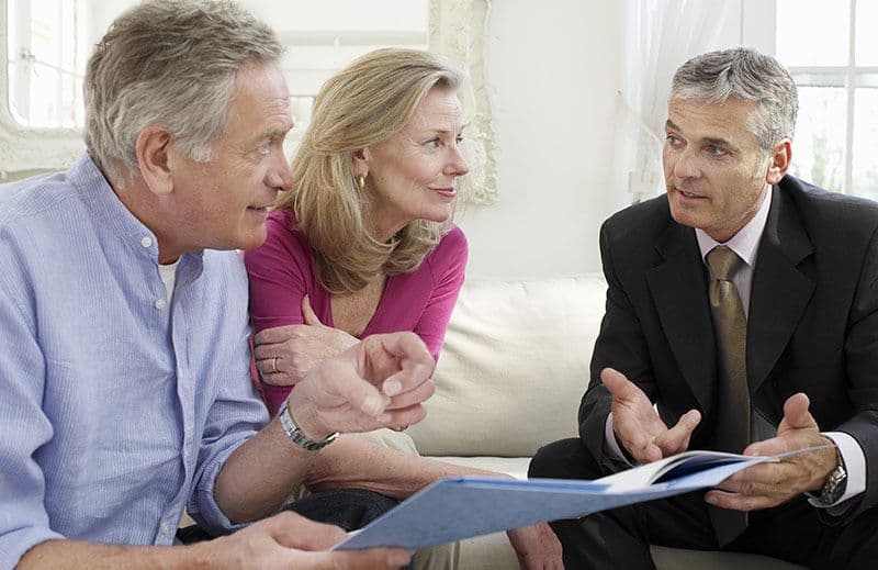 Couple receiving advices